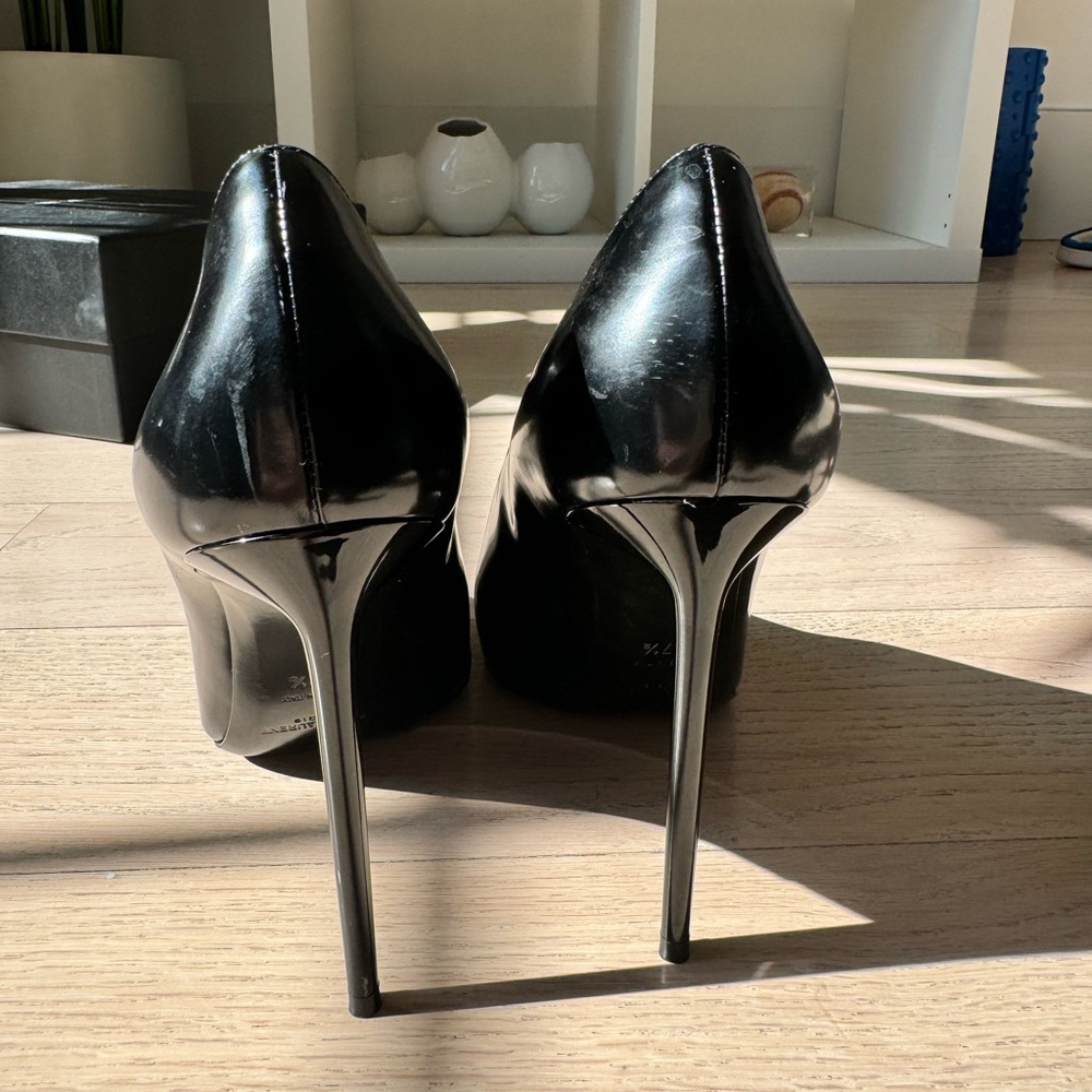 Saint Laurent 
37.5 - Picture 4 of 9